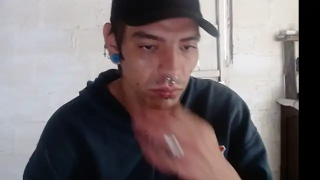 tayler punk noise online show from January 9, 2025, 2:40 pm