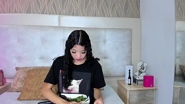 ChantalHans online show from April 2, 2026, 10:27 pm