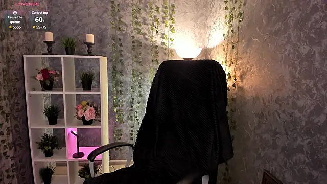 Emma Rolland online show from December 26, 2024, 10:09 pm