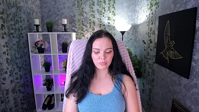 Emma Rolland online show from January 18, 2025, 12:24 am