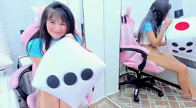 HermioneSmith online show from December 8, 2024, 7:11 pm