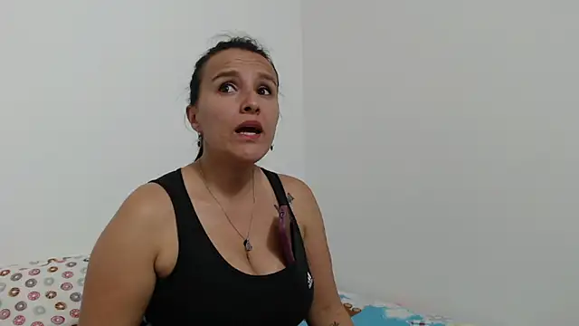 Naugthydolls online show from September 25, 2025, 9:21 pm