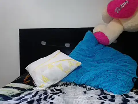 princehermosa44 online show from February 12, 2025, 2:10 pm