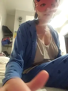 Vagabondainnamorata online show from October 19, 2025, 5:54 am