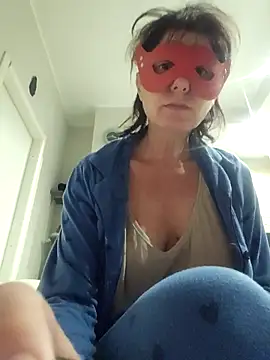 Vagabondainnamorata online show from November 22, 2025, 4:11 am