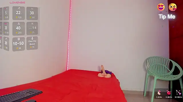 Zoey Donovan online show from September 23, 2025, 8:27 pm