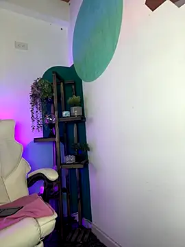 LollaByer online show from December 5, 2025, 9:12 pm