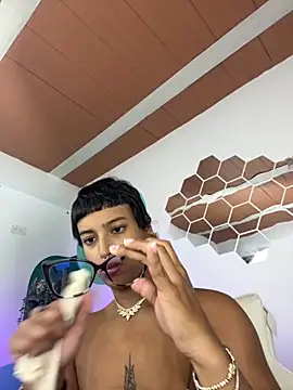 Snapshot of LollaByer chatting on September 25, 2025, 8:48 pm LollaByer online show from September 25, 2025, 8:48 pm