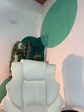 Snapshot of LollaByer chatting on February 19, 2026, 9:12 pm LollaByer online show from February 19, 2026, 9:12 pm