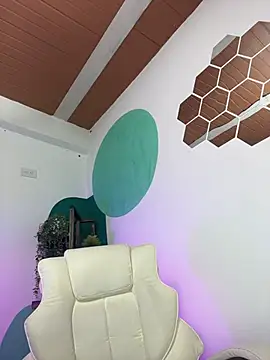 Snapshot of LollaByer chatting on November 12, 2025, 9:07 pm LollaByer online show from November 12, 2025, 9:07 pm