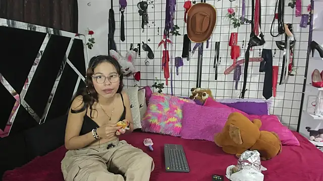 Snapshot of thedream_girls chatting on May 30, 2026, 12:55 pm thedream girls online show from May 30, 2026, 12:55 pm