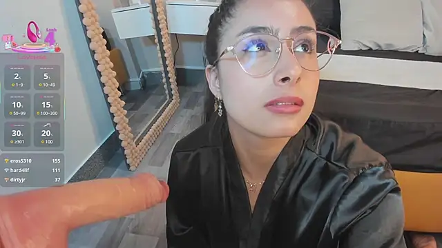 Julia Martinez  online show from March 15, 2025, 2:34 pm