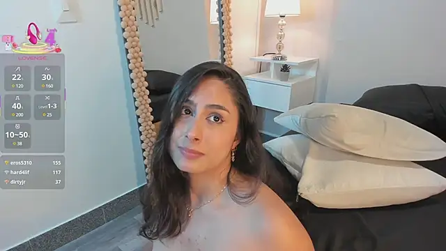 Julia Martinez  online show from March 15, 2025, 5:37 pm