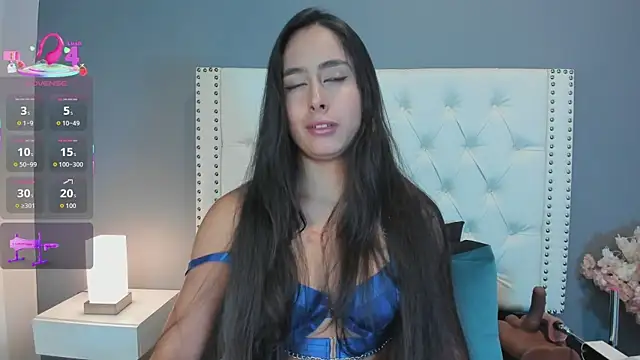 Julia Martinez  online show from September 16, 2025, 11:44 am