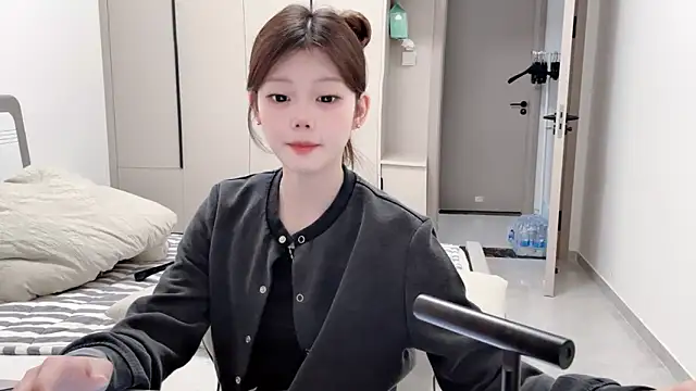 yangyang-1115 online show from September 12, 2025, 5:07 am