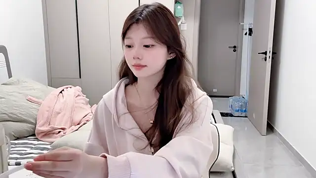 yangyang-1115 online show from September 10, 2025, 5:17 am