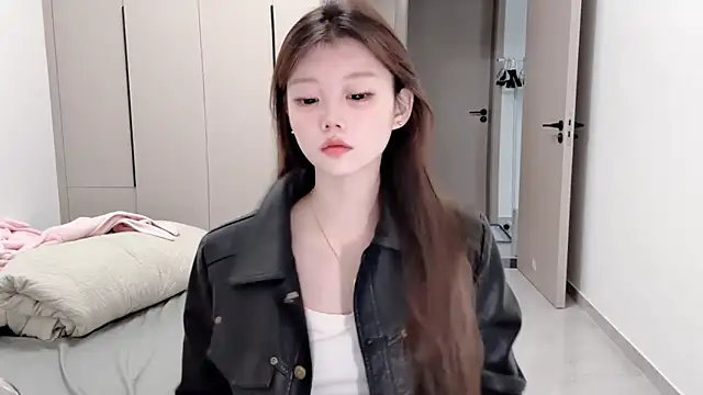 yangyang-1115 online show from October 6, 2025, 4:02 am