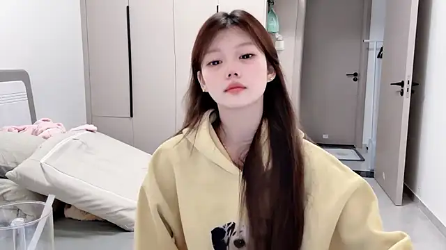 yangyang-1115 online show from September 26, 2025, 5:03 am