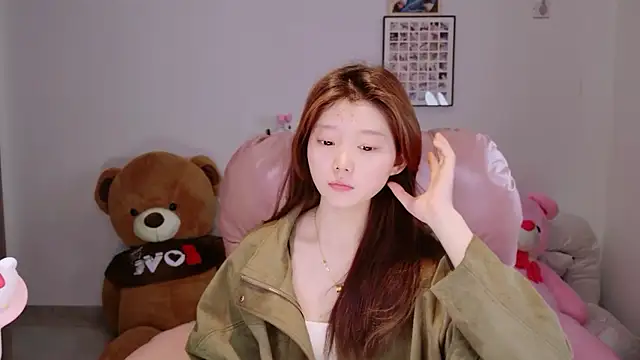 yangyang-1115 online show from April 18, 2026, 4:26 am