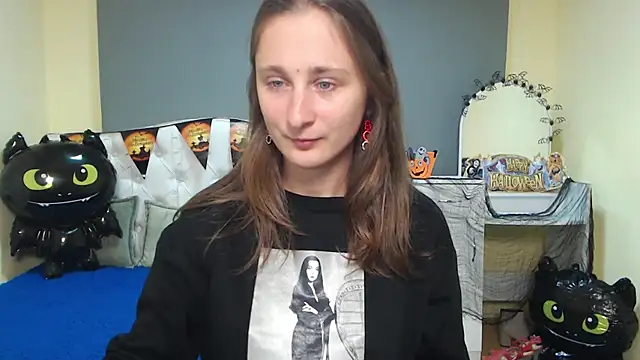 MichelLeee online show from October 28, 2025, 12:15 pm