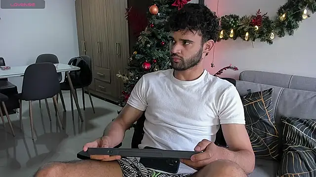 andrewChris  online show from December 11, 2024, 3:15 pm