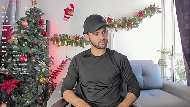 andrewChris  online show from December 10, 2024, 9:33 pm