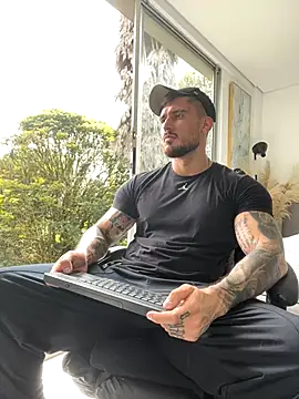 DimitriSullivan  online show from December 22, 2025, 7:47 pm