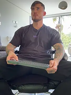 DimitriSullivan  online show from November 4, 2025, 5:39 pm