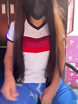 Velyn 18 online show from February 23, 2026, 4:51 pm