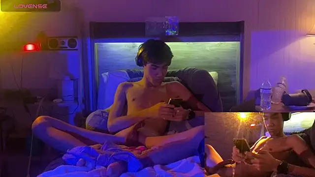 Snapshot of Linc0ln_dykes chatting on December 17, 2024, 1:07 am Linc0ln dykes online show from December 17, 2024, 1:07 am