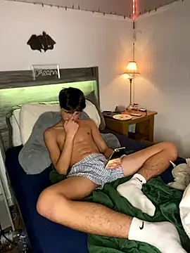 Snapshot of Linc0ln_dykes chatting on December 8, 2024, 4:44 am Linc0ln dykes online show from December 8, 2024, 4:44 am