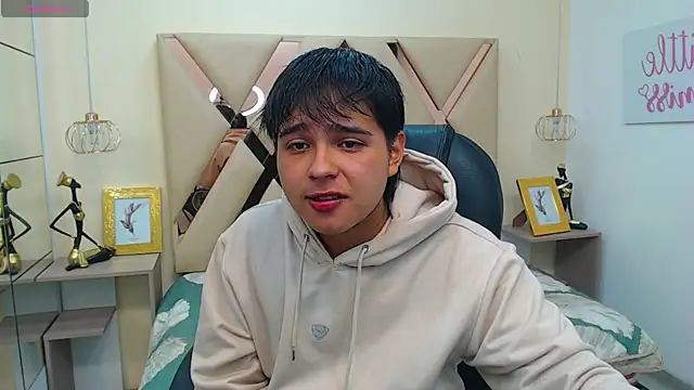 Snapshot of AndrewPherson chatting on February 27, 2025, 12:12 pm AndrewPherson online show from February 27, 2025, 12:12 pm