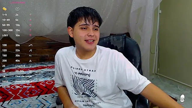 Snapshot of AndrewPherson chatting on March 22, 2025, 12:25 pm AndrewPherson online show from March 22, 2025, 12:25 pm