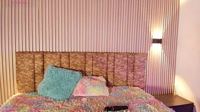 tiffany johnson11 online show from September 24, 2025, 7:31 pm