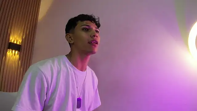 Snapshot of im_sebaslopez chatting on March 12, 2025, 3:57 am im sebaslopez online show from March 12, 2025, 3:57 am