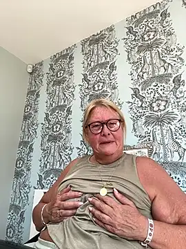 MoistCurveyChanel online show from July 17, 2026, 10:45 am