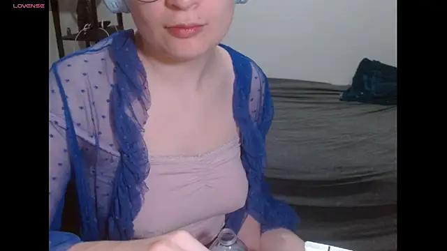 livcutebaby online show from January 6, 2025, 2:58 pm