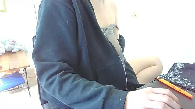 livcutebaby online show from December 19, 2024, 7:07 pm