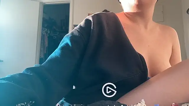 livcutebaby online show from December 18, 2024, 10:57 pm