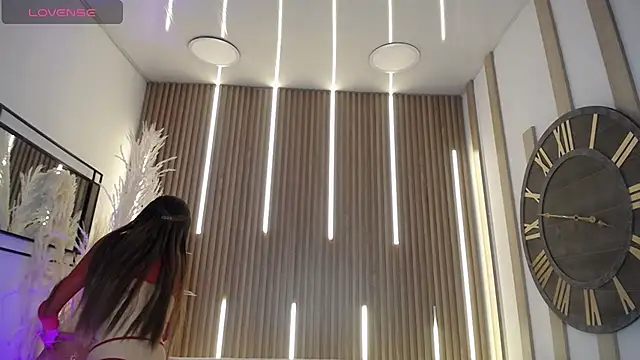 Aniie Doll online show from September 25, 2025, 8:48 pm