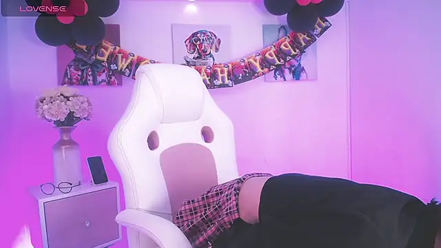 Aniie Doll online show from October 13, 2025, 8:54 pm