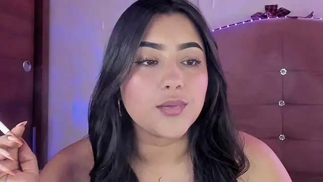 male couper online show from February 3, 2025, 8:35 pm