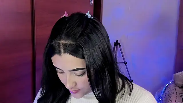 male couper online show from March 5, 2025, 4:57 pm