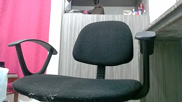 nicolle milf1978 online show from February 10, 2026, 12:09 am