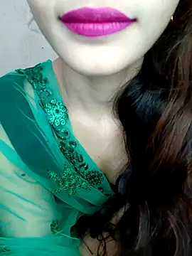 xpihu online show from March 18, 2025, 9:21 pm