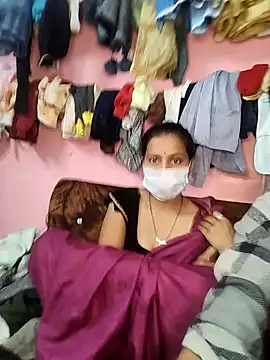 Snapshot of riyagupta5 chatting on November 17, 2025, 10:30 am riyagupta5 online show from November 17, 2025, 10:30 am