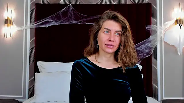 VikkiStorm online show from October 26, 2025, 3:29 am