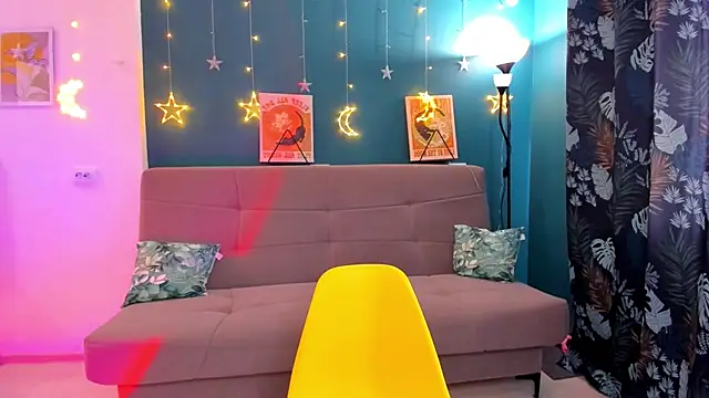 Xloe Queen online show from February 11, 2025, 9:20 am