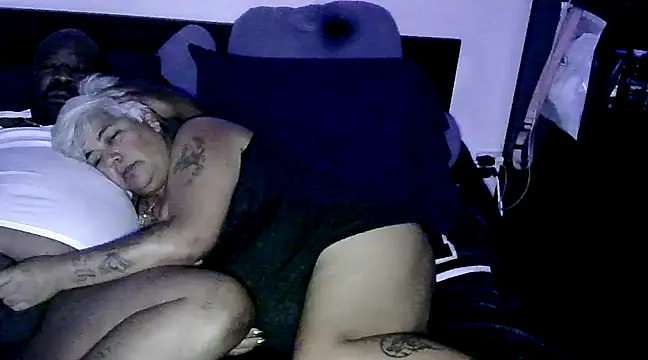 GOODCHOCOLATEDICK online show from December 19, 2024, 1:18 pm