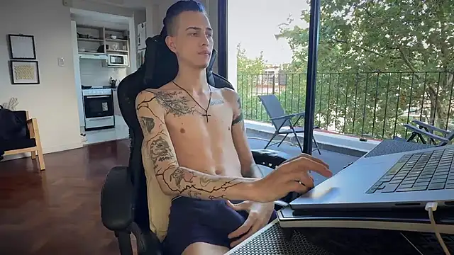 Den BlueXx online show from April 8, 2026, 7:37 pm